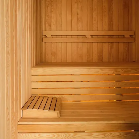 Ashta / Minimal Willa