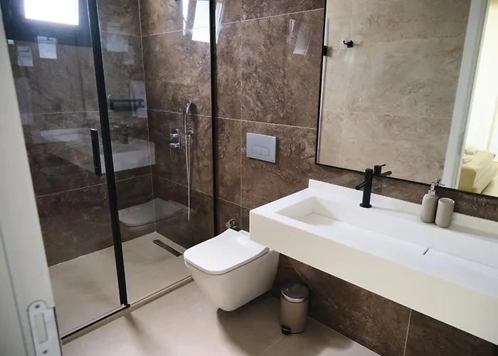 Vila Ashta / Minimal *