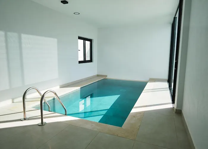 Willa Ashta / Minimal *