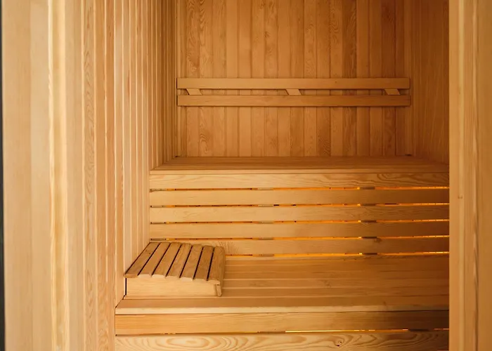 Ashta / Minimal Villa